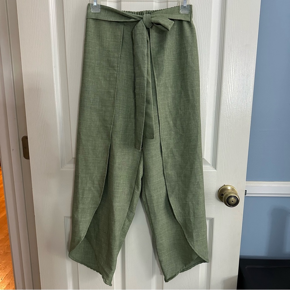 Wide Leg Petal Hem pants